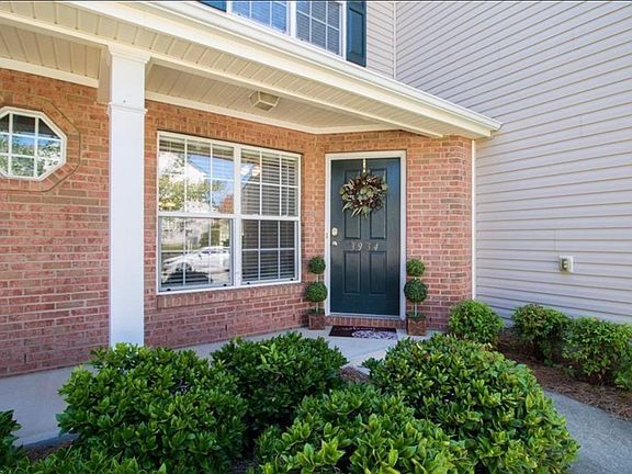2nd image of 3934 Fountain Village Cir