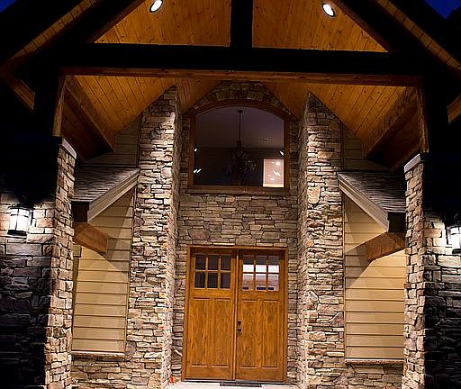 5th image of 2324 S Park Ln