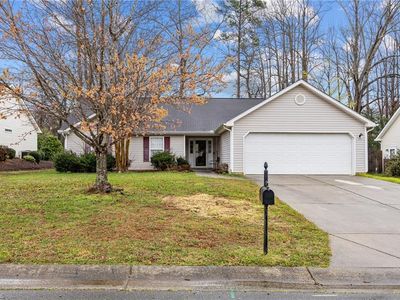 607 Walnut Crossing Dr, Whitsett, NC, 27377