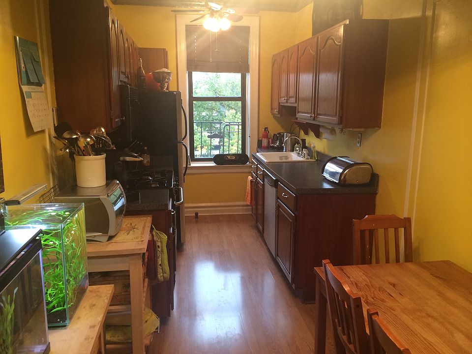 2nd image of 16015 Powells Cove Blvd APT A301