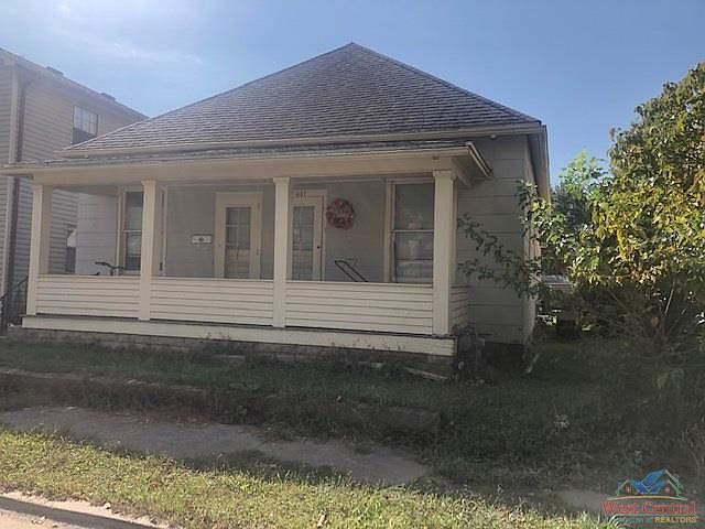 2nd image of 607 W 3rd St