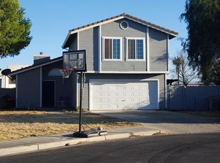 1527 Saint James Dr, Los Banos, CA 93635