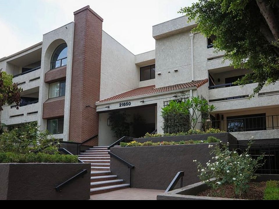1st image of 21650 Burbank Blvd Unit 213