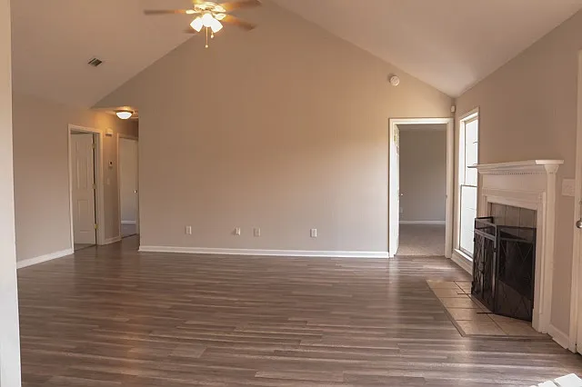 54 Lee Road 2095 — Photo 2