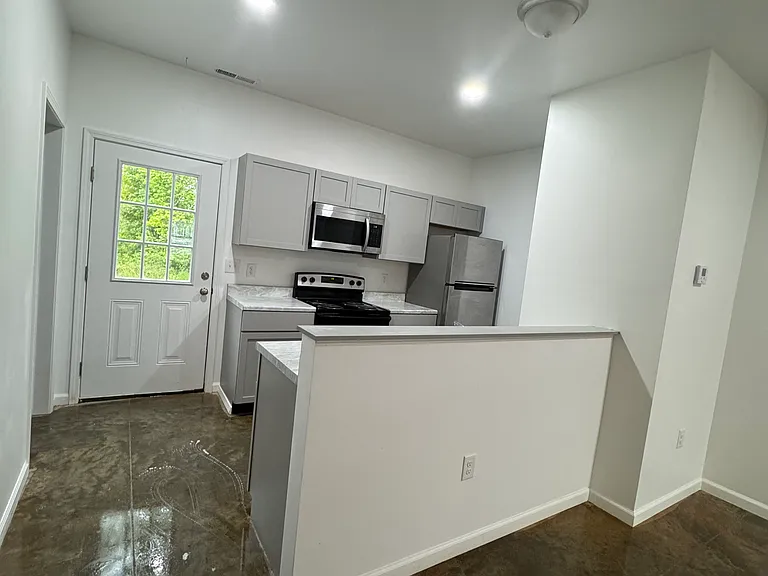 1051 Bratton Br #28 — Photo 4