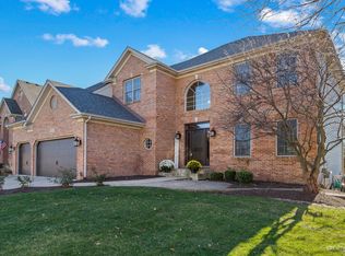 3908 Bluejay Ln, Naperville, IL 60564