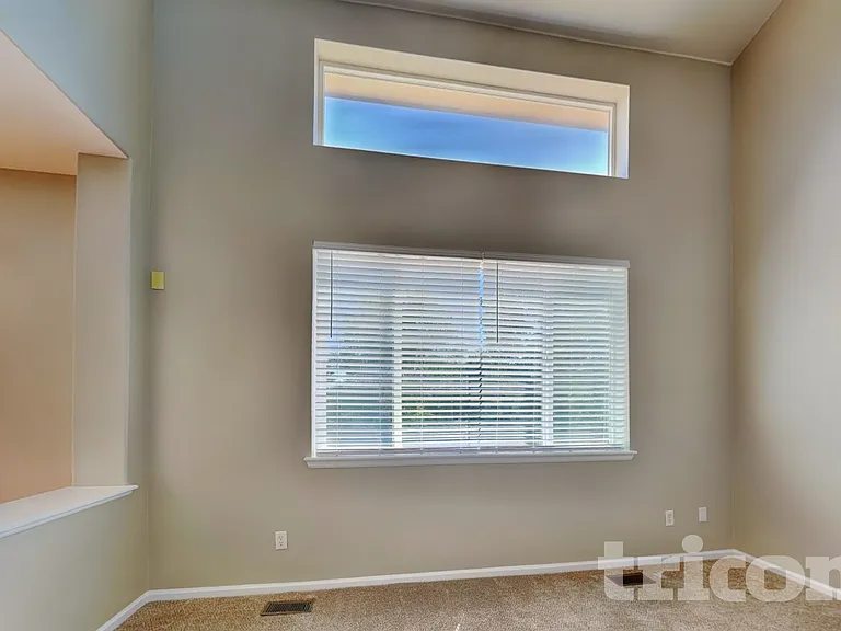 214 Straw Ct — Photo 3