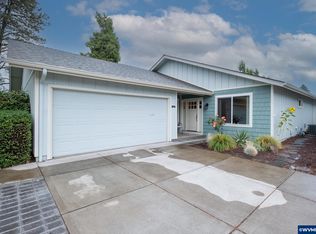 3074 Oakcrest Dr NW, Salem, OR 97304