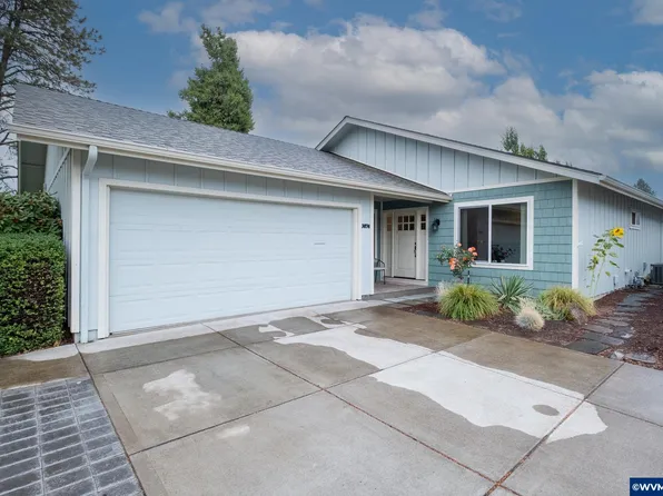 3074 Oakcrest Dr NW, Salem, OR 97304