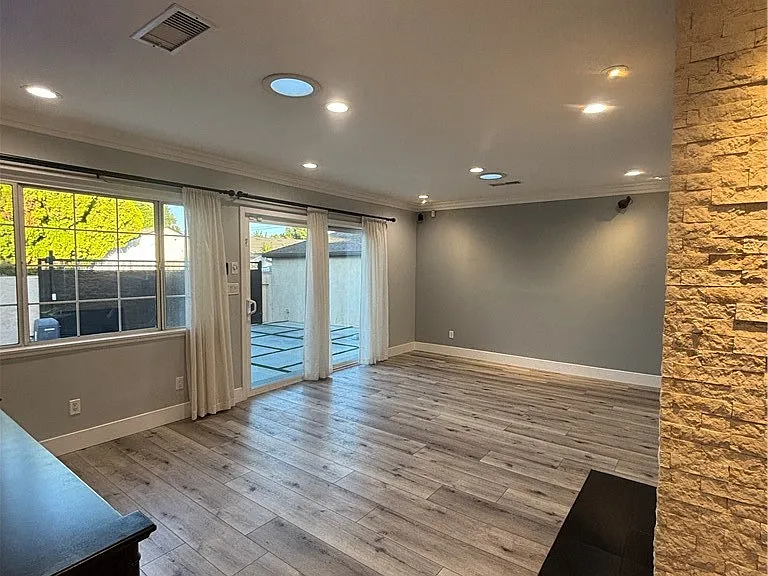 6250 Aura Ave — Photo 8