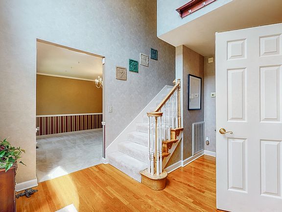 4th image of 2217 S Ashford Ct