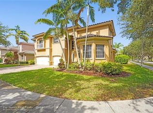 2822 Poinciana Cir, Cooper City, FL 33026