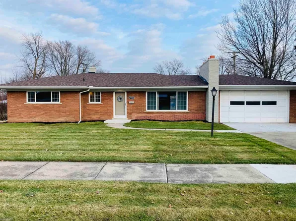 29620 Maplegrove St, Saint Clair Shores, MI 48082