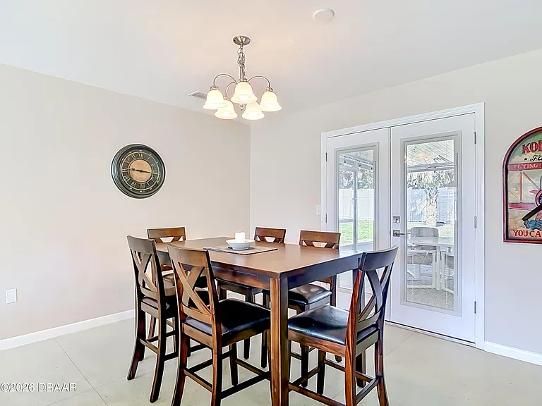 1621 N Oleander Ave — Photo 11