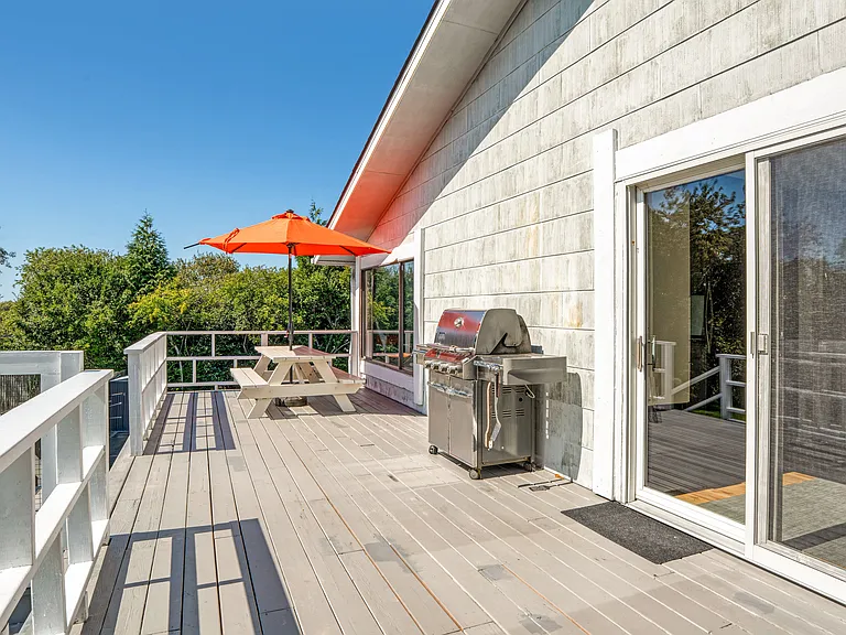 155 S Fairview Ave — Photo 7
