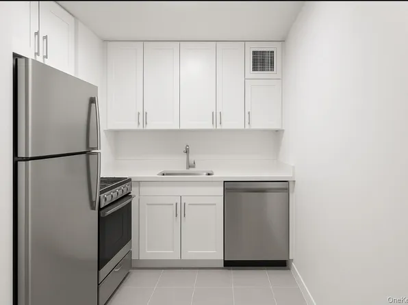 17-85 215th Street #5B, Bayside, NY 11360