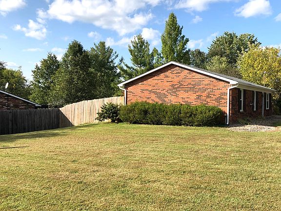 Large side yard, corner lot