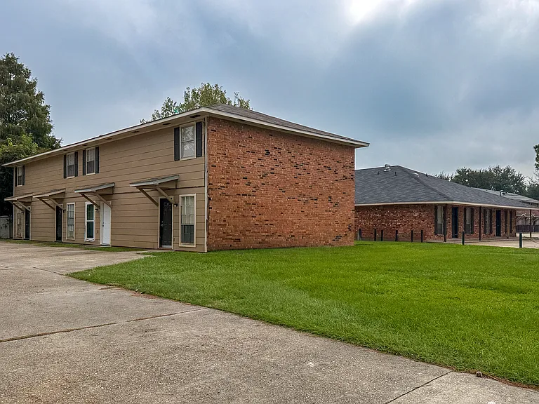 D'Iberville Townhomes — Photo 8