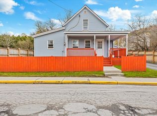 90 Smith St, Barre, VT 05641