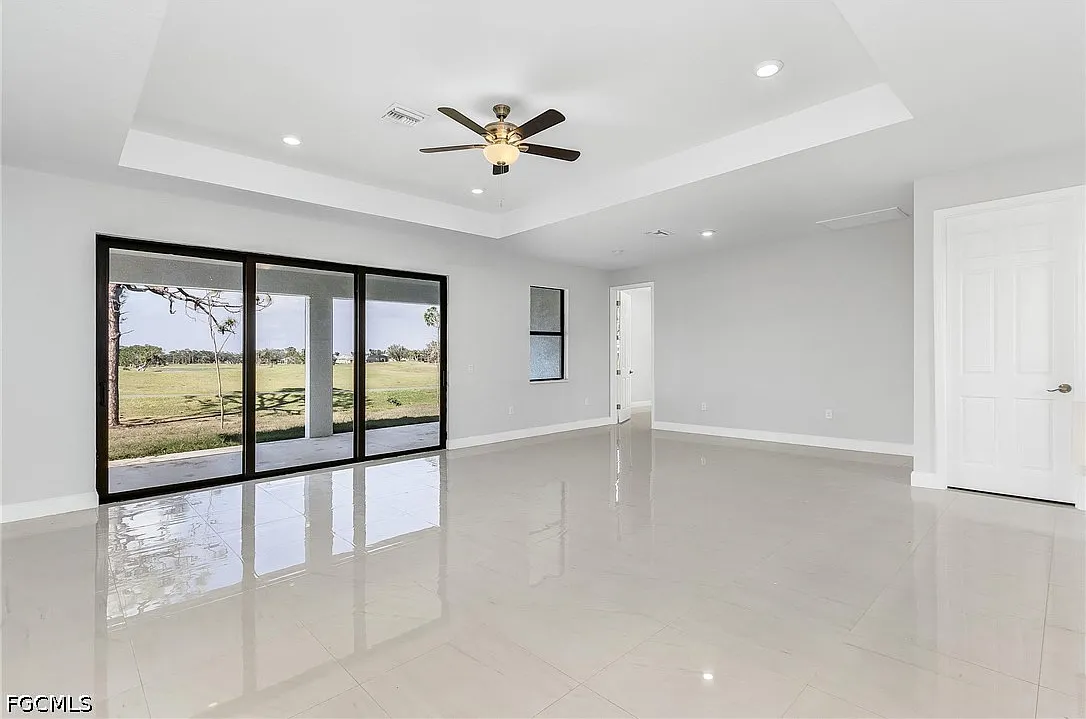 3 bed, 2.0 bath, 1656 sqft, $1,950 — Photo 4