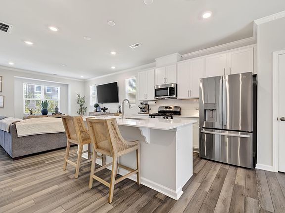 5th image of 156 Sweet Lilac Way