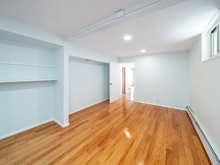 618 21st St #1 — Photo 9