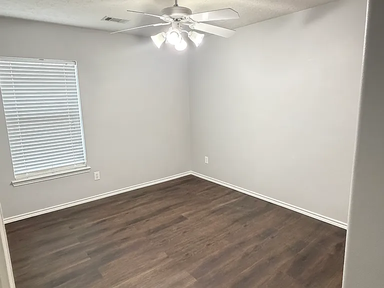 24414 Leachwood Dr — Photo 12