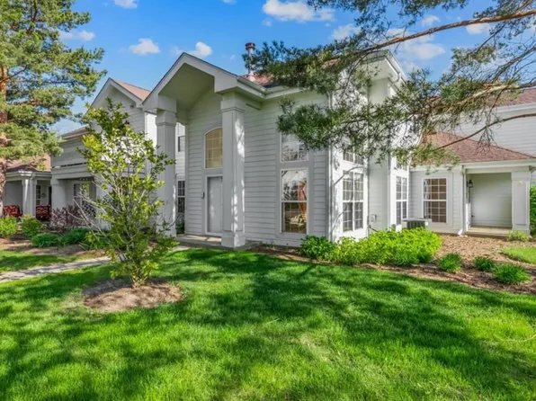 9531 Lenox Ln, Crystal Lake, IL 60014