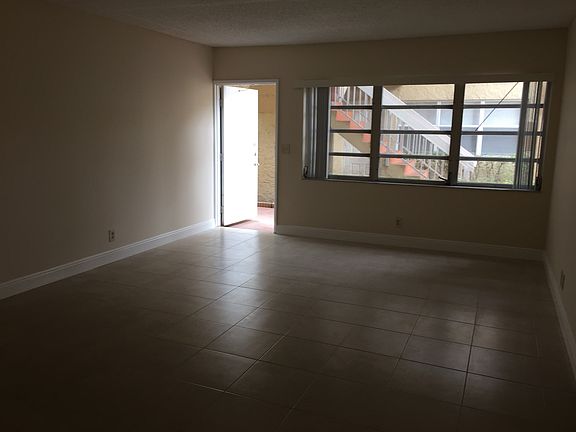 2nd image of 826 Twin Lakes Drive # Fl 1ST