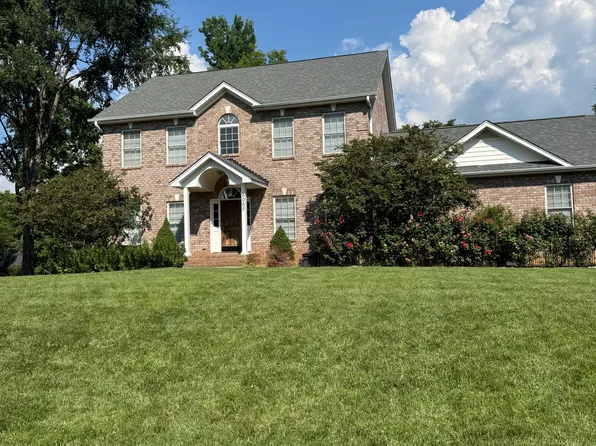 5065 Cramer Woods Dr, Gastonia, NC 28056