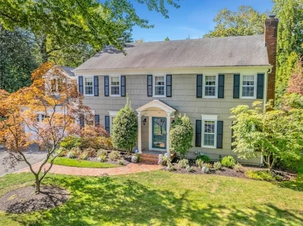 10 Fairview Ave, Summit City, NJ 07901