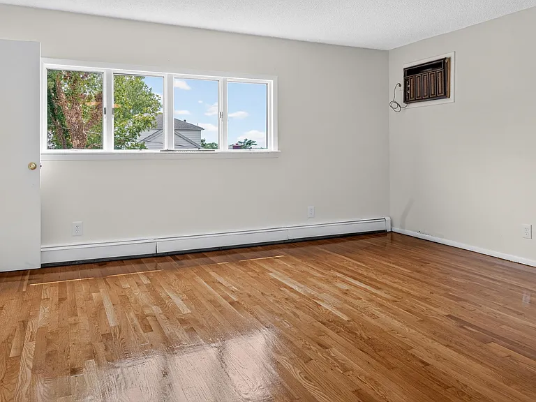 41 Edwards Ct #2 — Photo 5