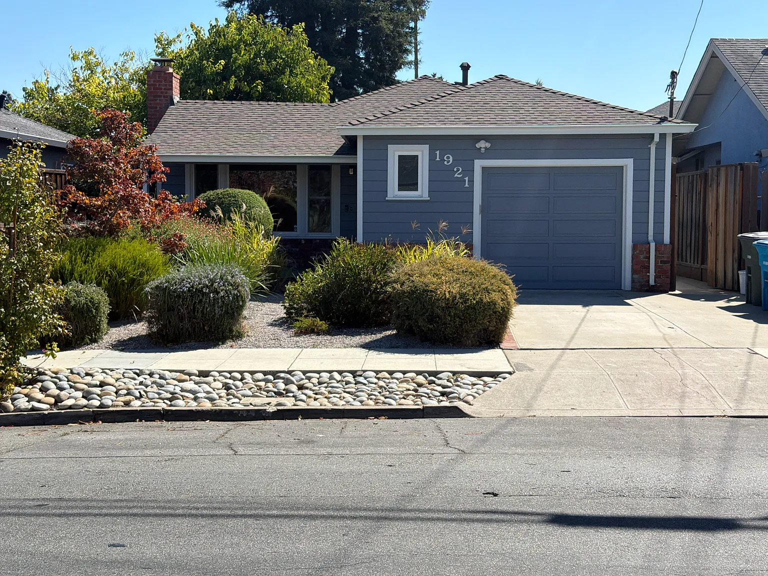 3 bed, 1400 sqft, $5,600 — Photo 1