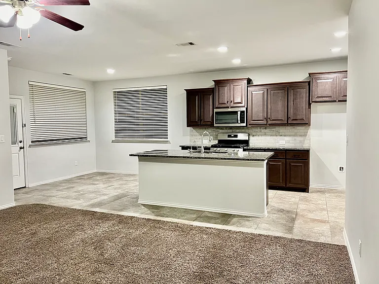 1318 Madrone Ave — Photo 5