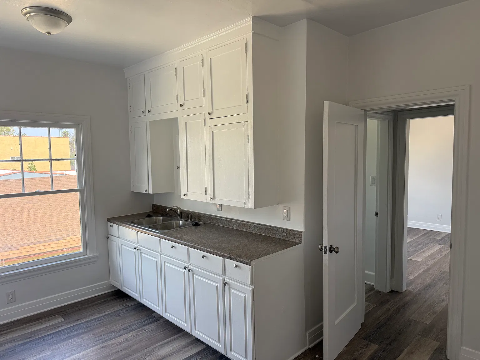 1 bed, 800 sqft, $2,123 — Photo 4