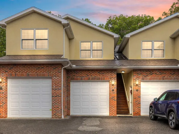 203 Mountain Golf Dr, Morgantown, WV 26508