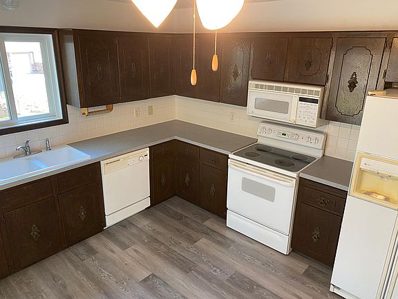4th image of 5718 S 152nd Avenue Cir