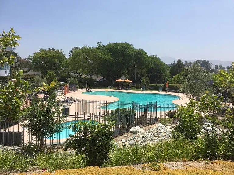 2021 Manzana Way — Photo 14