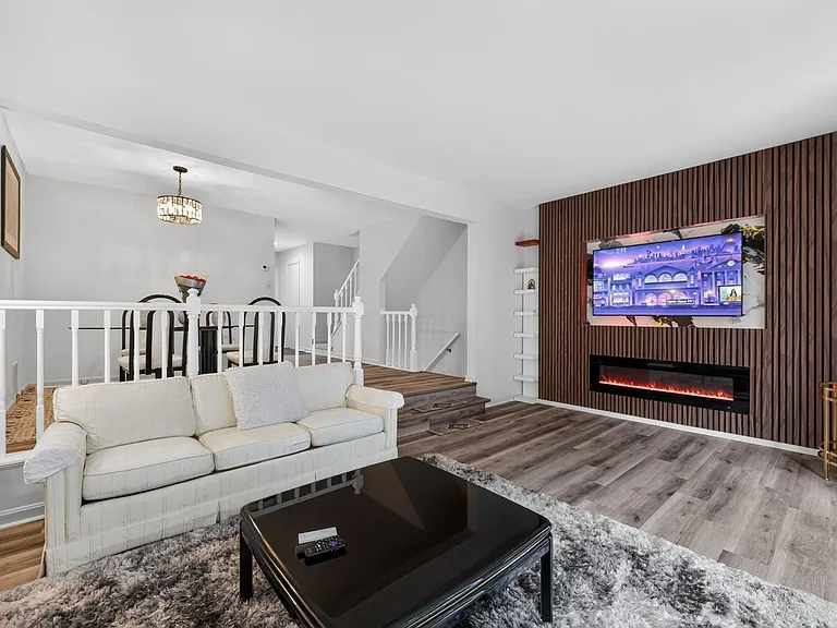 10946 Rampart Way — Photo 3