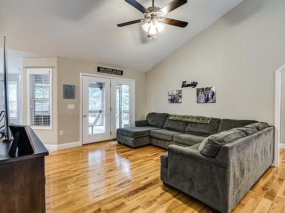 5th image of 167 Chapel Hill Dr