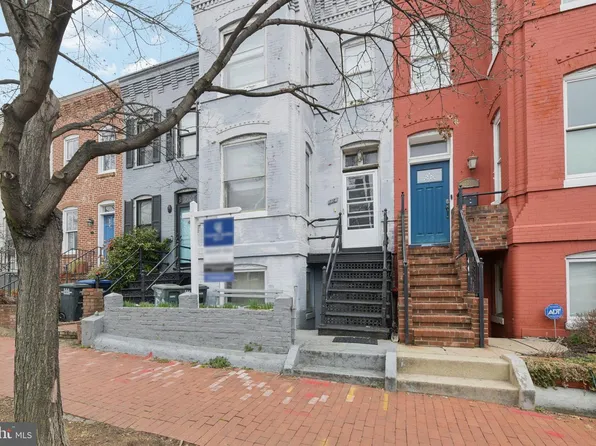 712 4th St SE, Washington, DC 20003