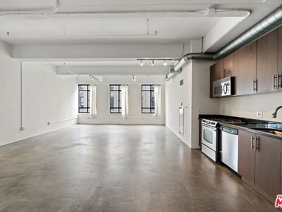 5th image of 849 S Broadway #405