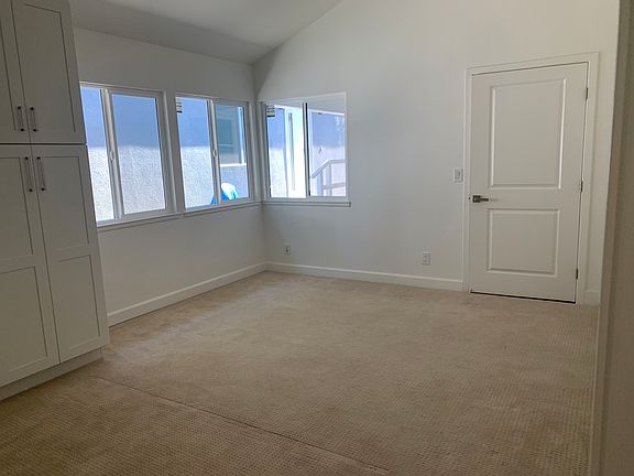 2nd image of 15812 Norwich Cir