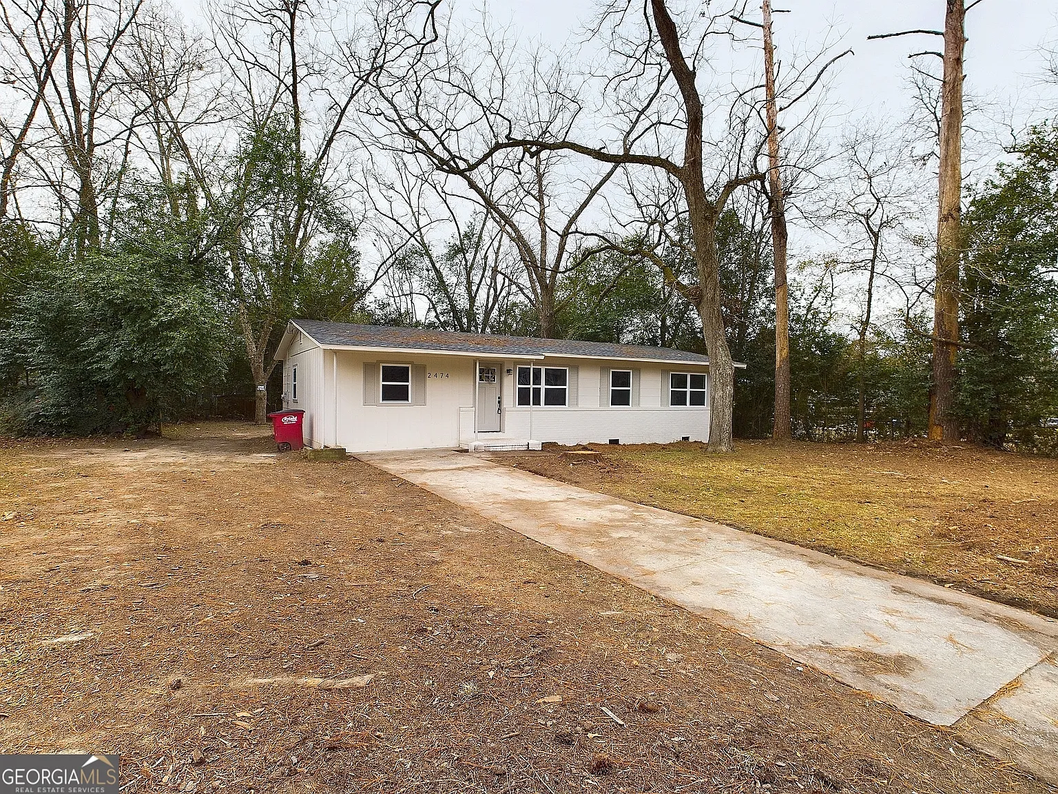 2474 Hillside Dr photo 1