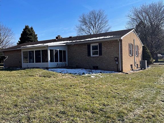 3rd image of 17810 Bluebell Dr