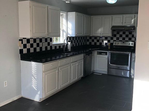 3rd image of 11444 Alder Glen Way