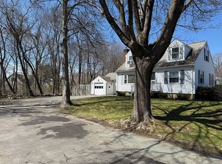 17 Auburn Rd, Beverly, MA 01915