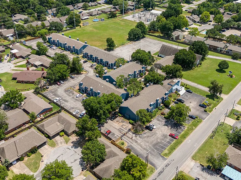 Harper's Lodge Apartments - Don't Miss Out Save Up to $300 When You Move In! — Photo 13