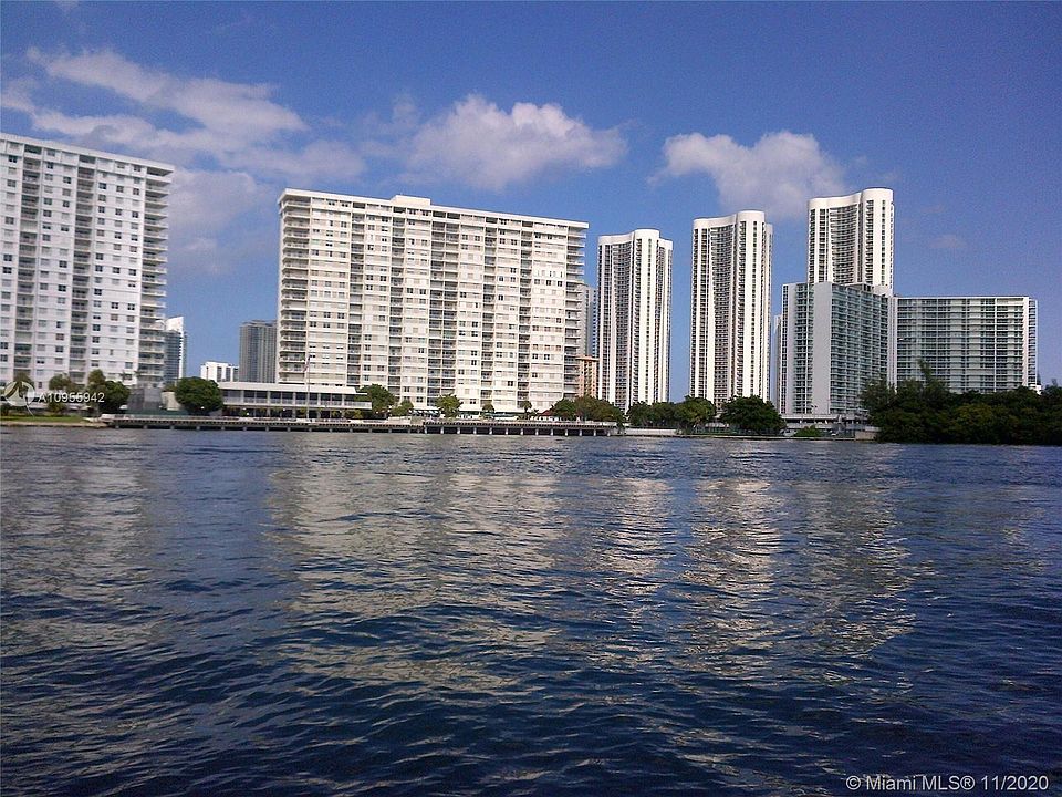 1st image of 300 Bayview Dr APT 511
