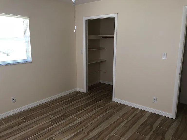 2215 Forest Dr — Photo 31